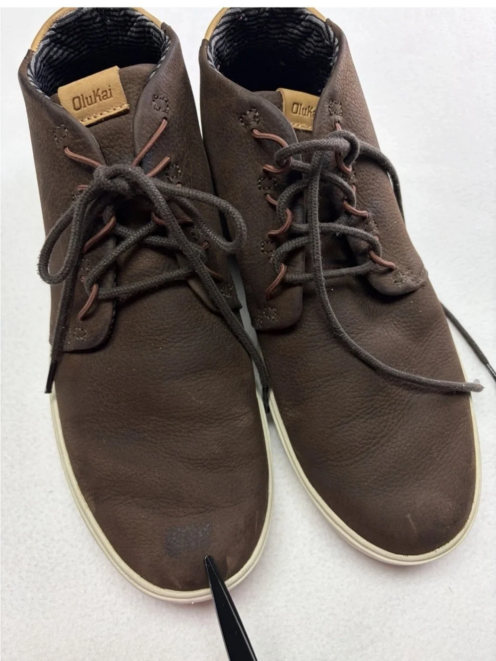 OluKai Nana Hele Men's Dark Brown Leather Chukka Boots Sz 9.5 EXCELLENT